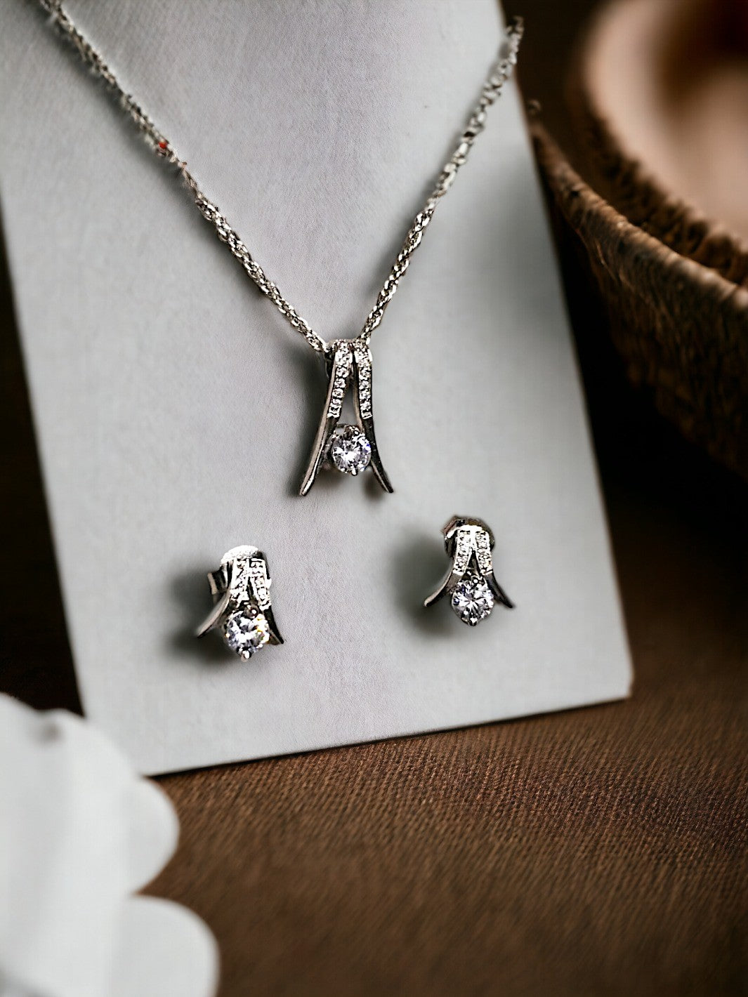 Eiffel Tower Pendant Set - PSA Jewels