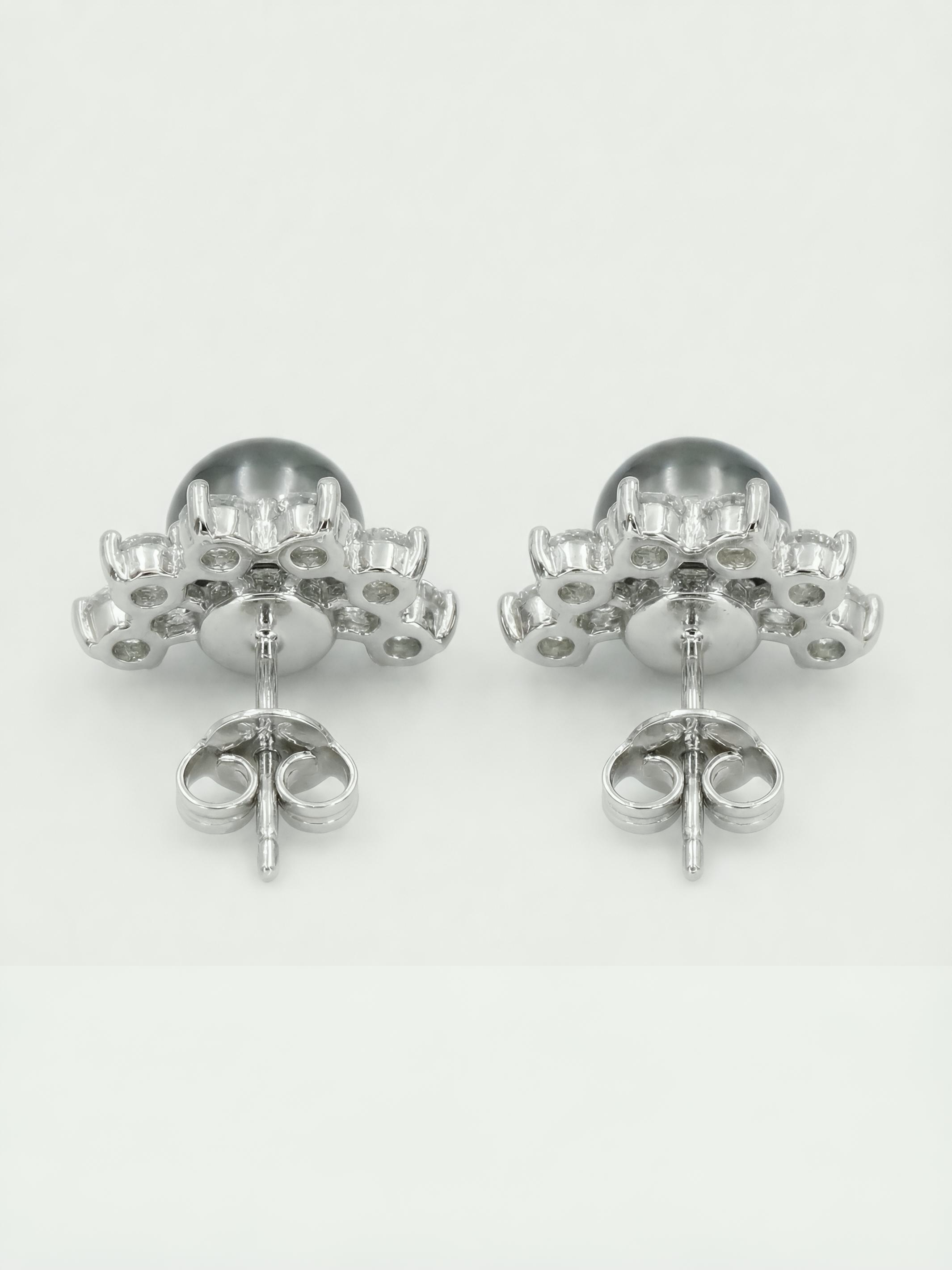 Flower shaped Black Pearl Pure Silver Earring