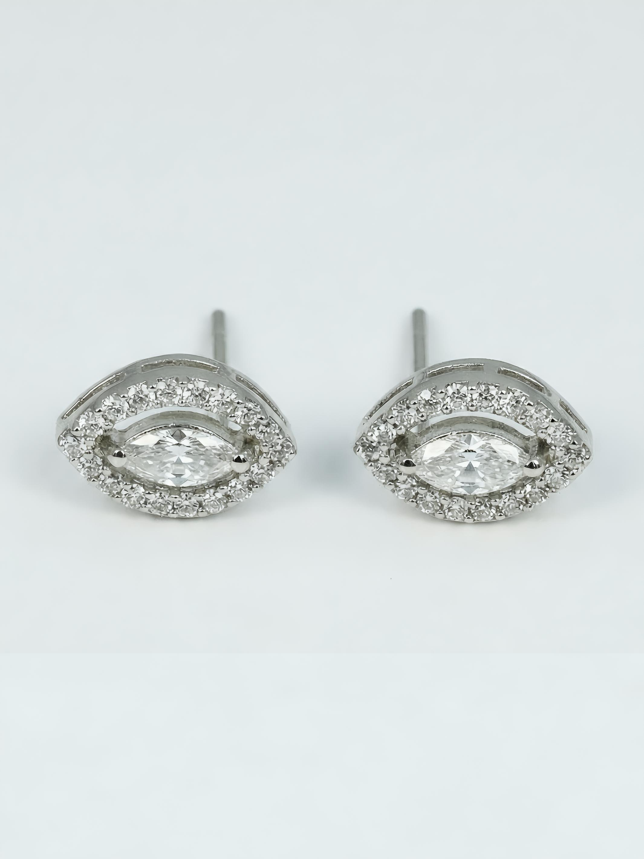 Single Stone Pear Shaped Pure Silver Earring