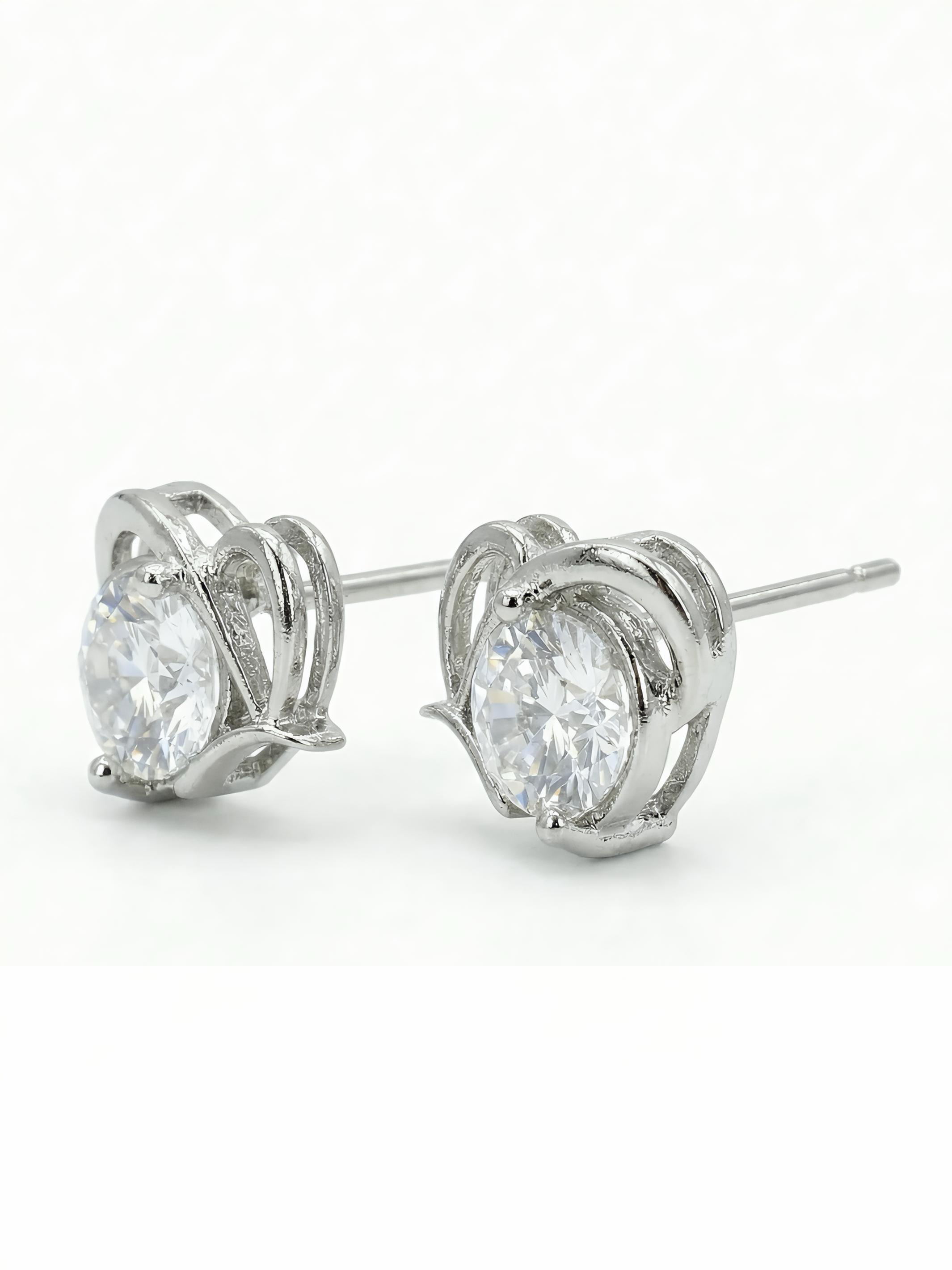 Oomph Stud Pure Silver Earring