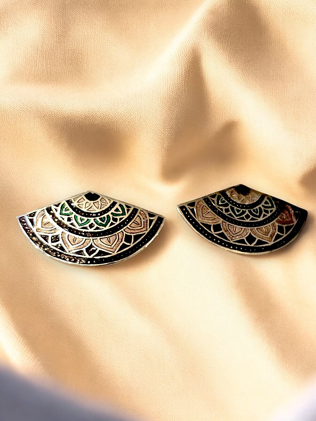 Vintage Style Black and green Enamel Earring - PSA Jewels
