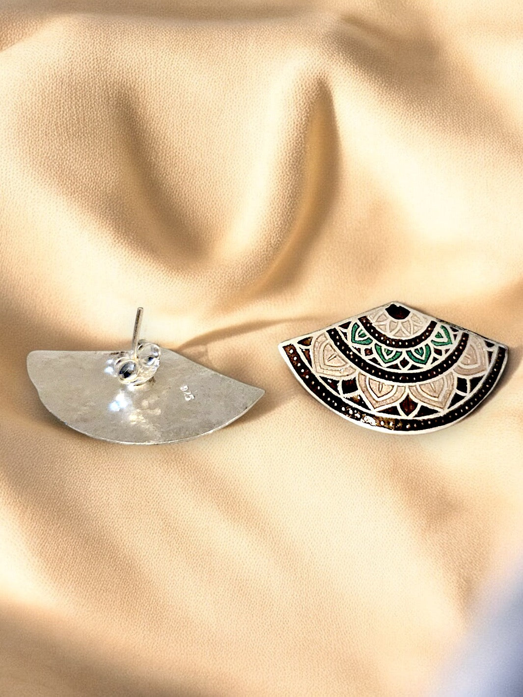 Vintage Style Black and green Enamel Earring - PSA Jewels