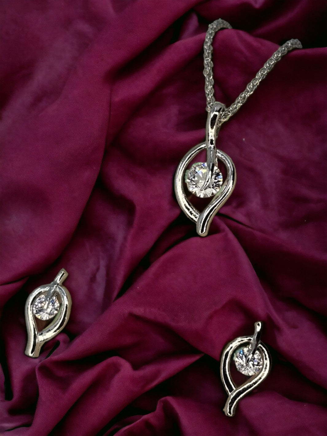 Sterling Silver Elegant Heart Design Pendant Set - PSA Jewels