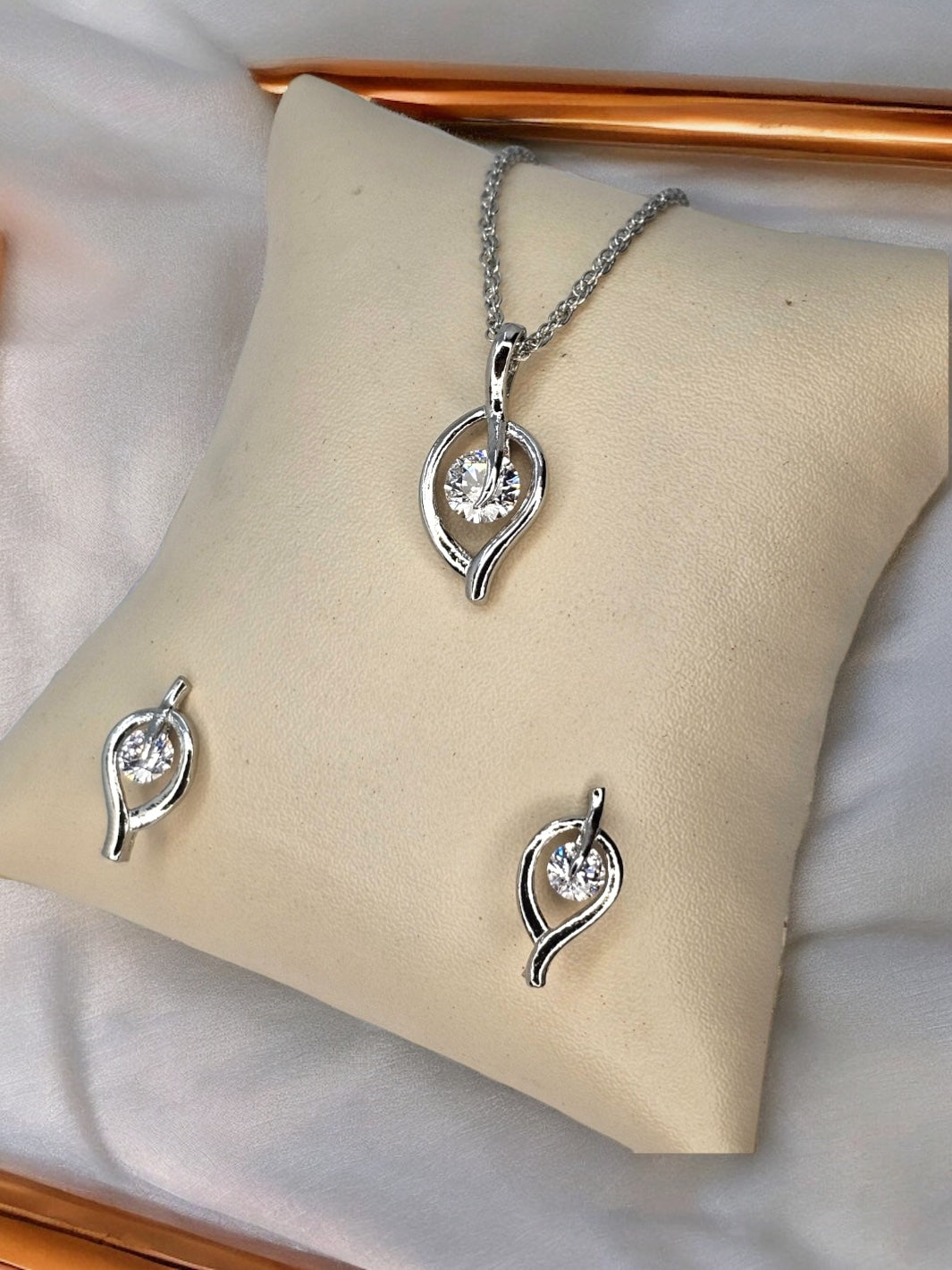 Sterling Silver Elegant Heart Design Pendant Set - PSA Jewels