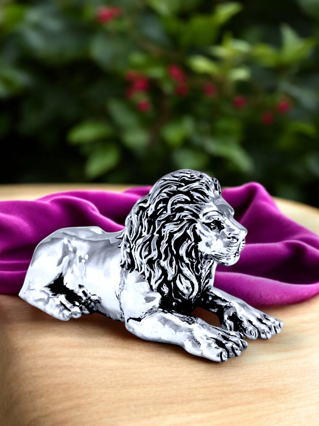 Pure Silver Lion Sitting Idol
