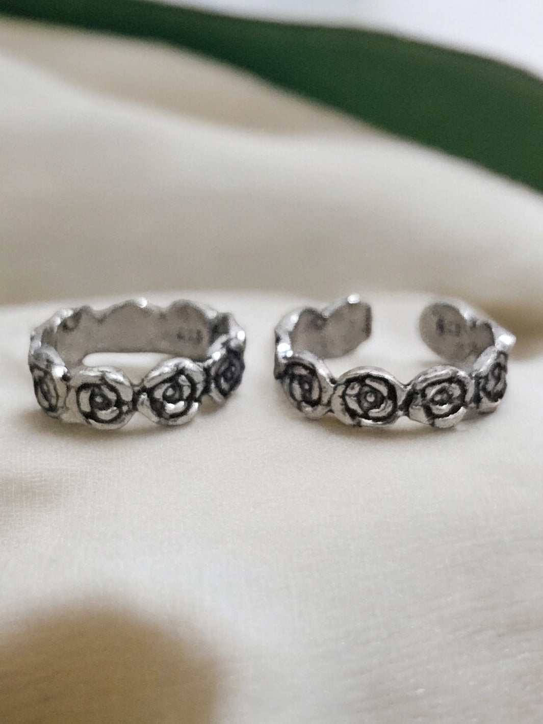 Artistic Roses Toe Rings - PSA Jewels