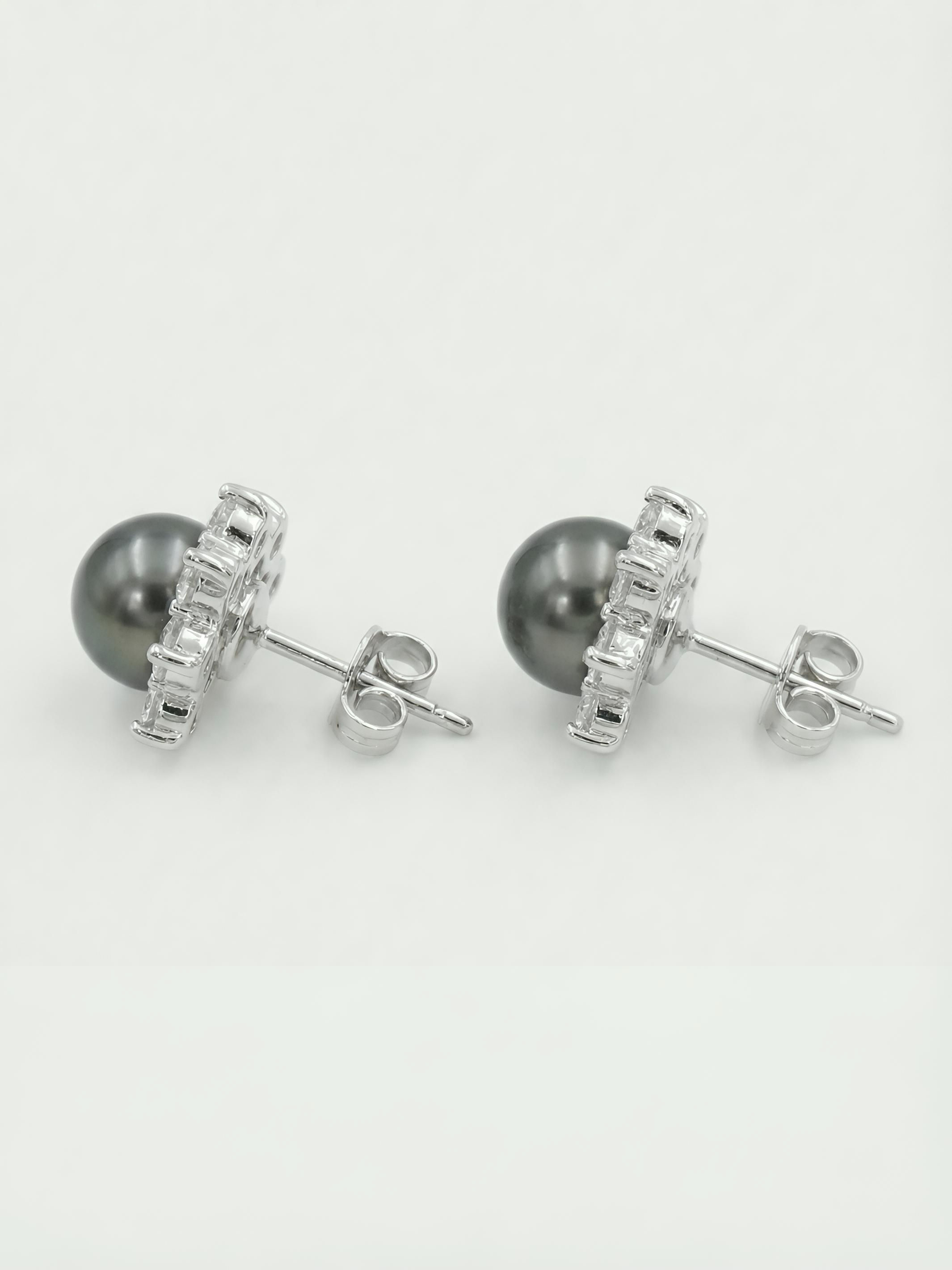 Flower shaped Black Pearl Pure Silver Earring