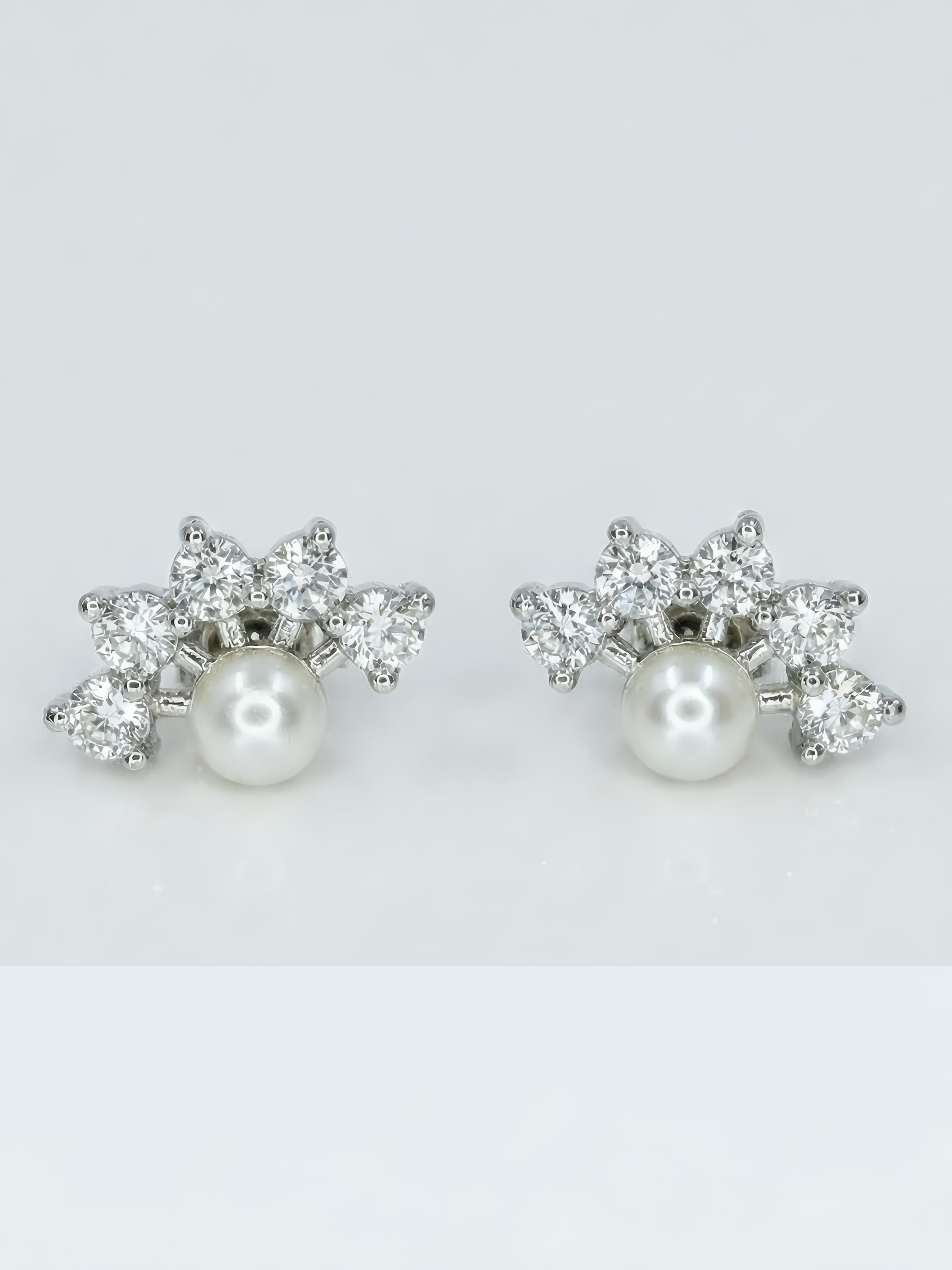 Flower shaped White Pearl Pure Silver Earring