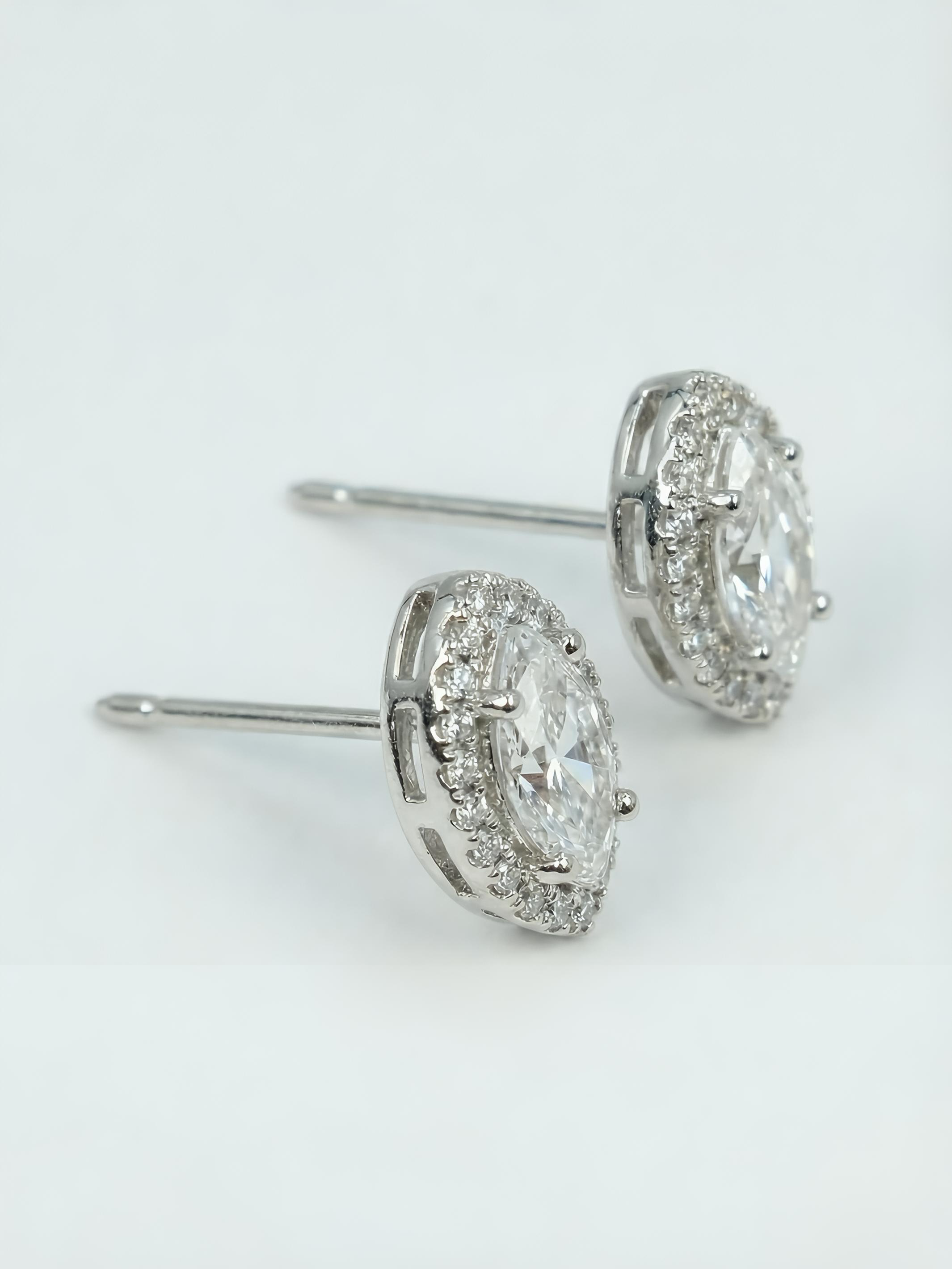 Single Stone Pear Shaped Pure Silver Earring