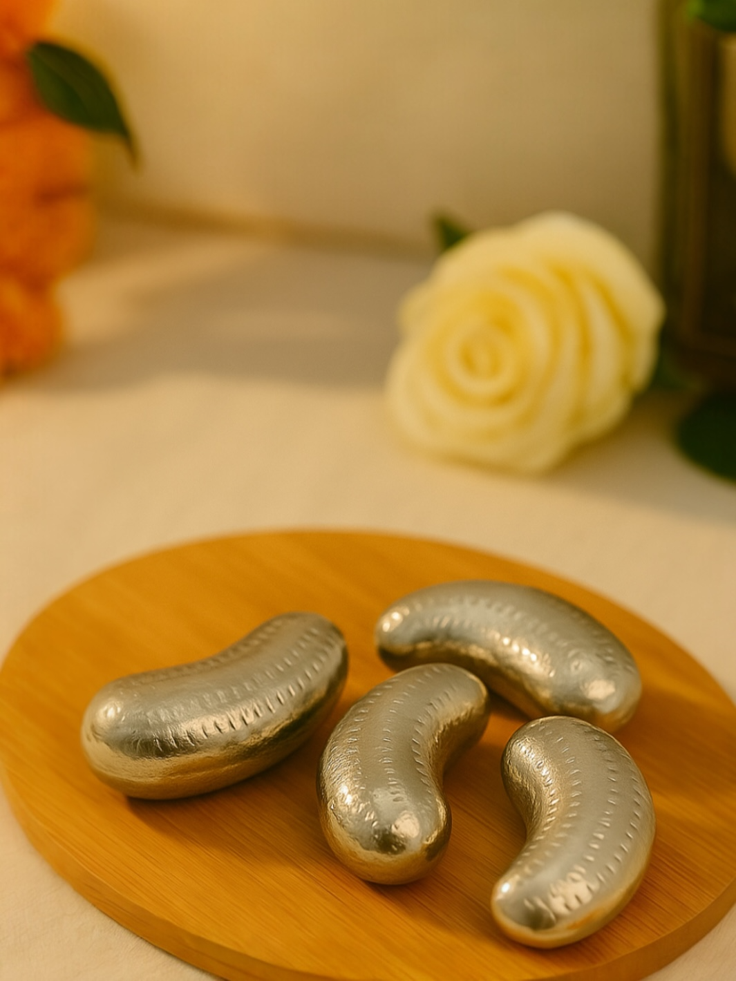 Silver Cashew / Kaaju (4 pieces)